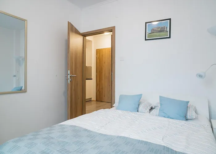 Tavaszhaz * באלאטונפורד